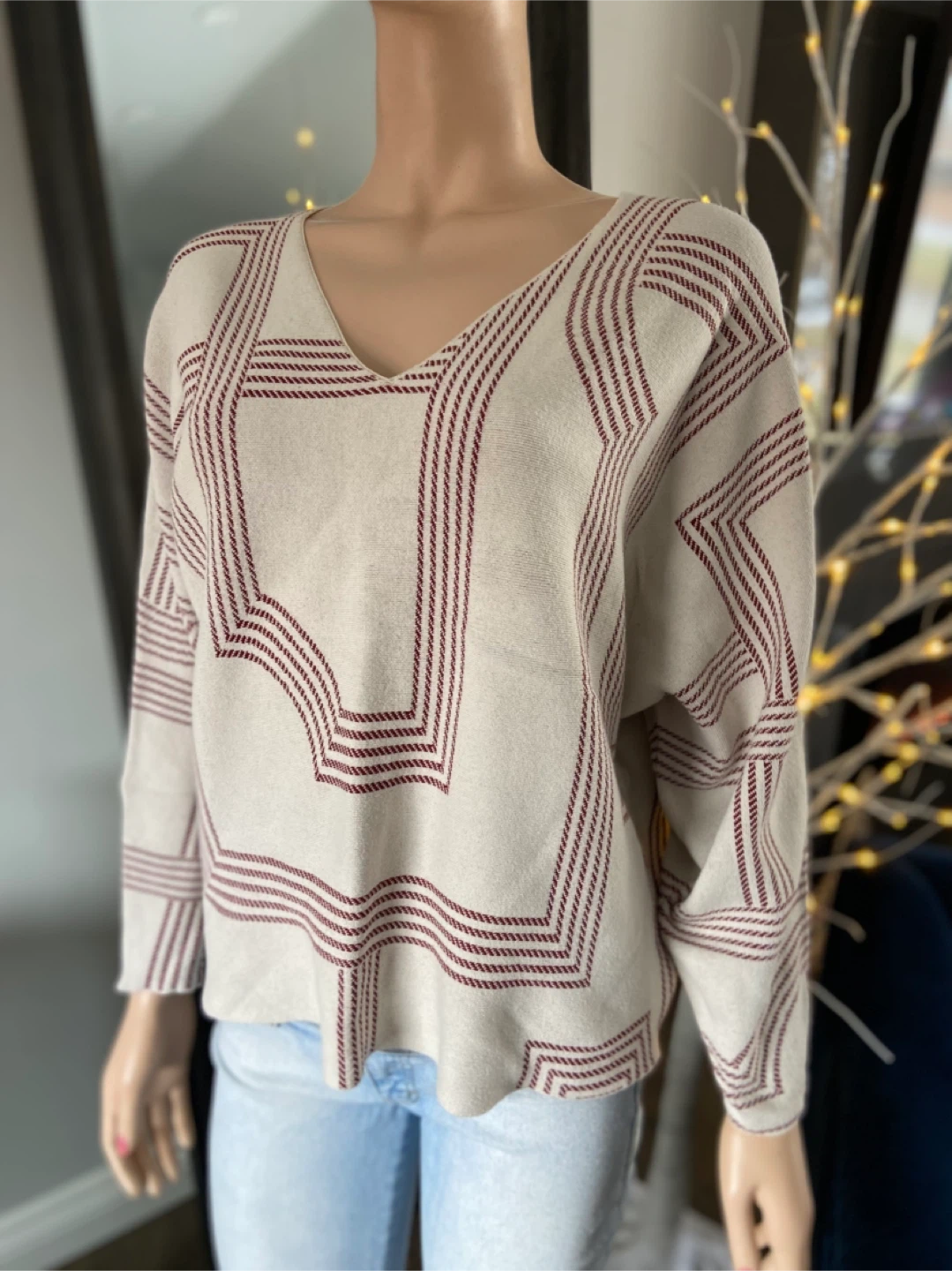 🧡 H&M Women's Beige Geometric Print V-Neck Sweater M 🧡