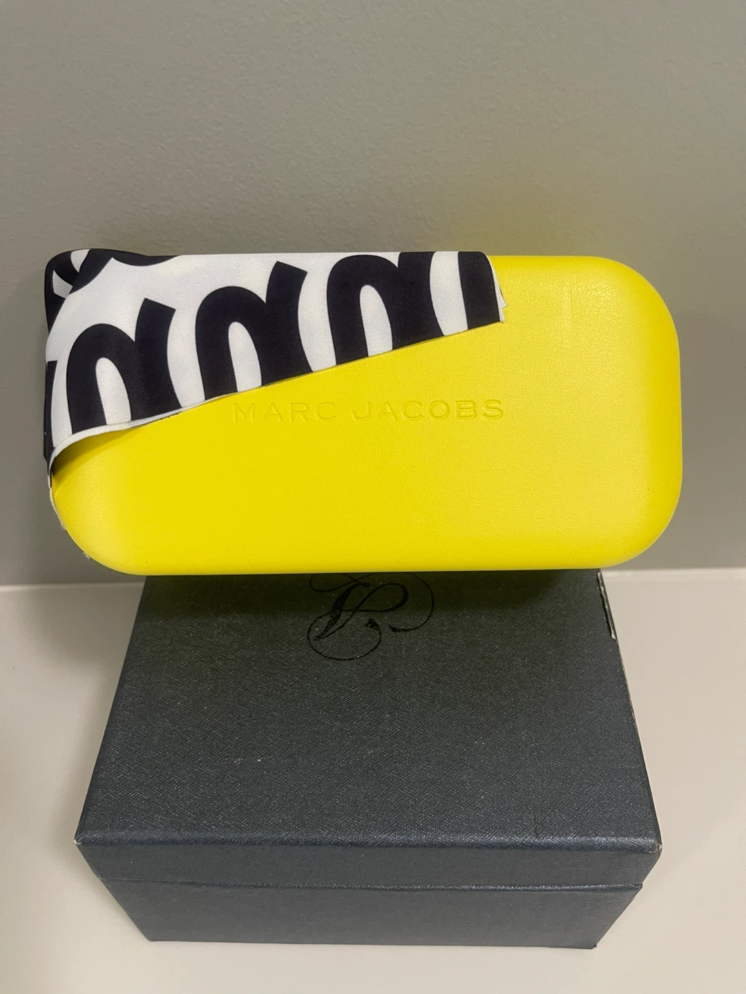 NEW SALE-Marc Jacobs Eyeglass Case + FREE CASE + Cleaning Cloth - photo 4