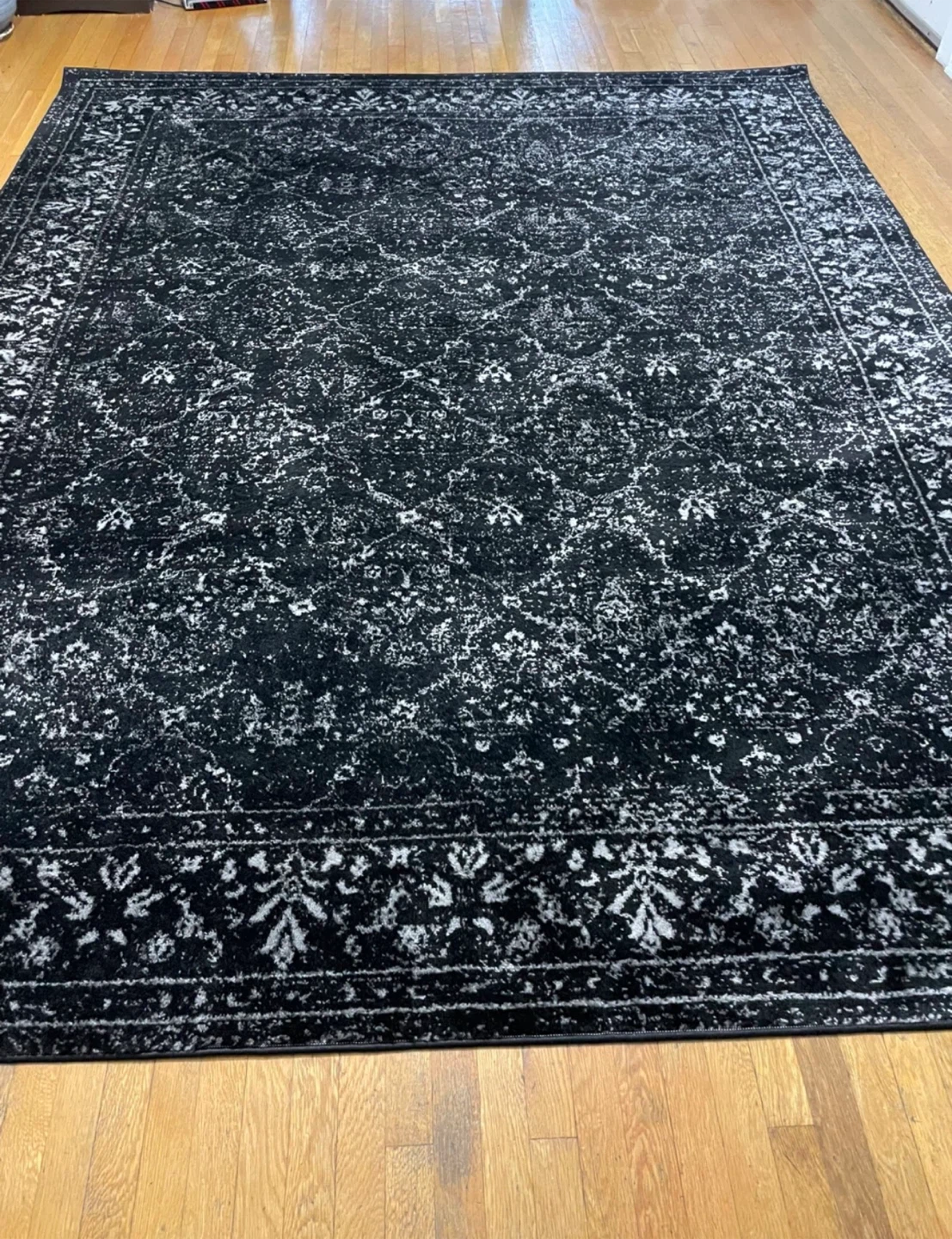 7’10”x9’10” Rug
