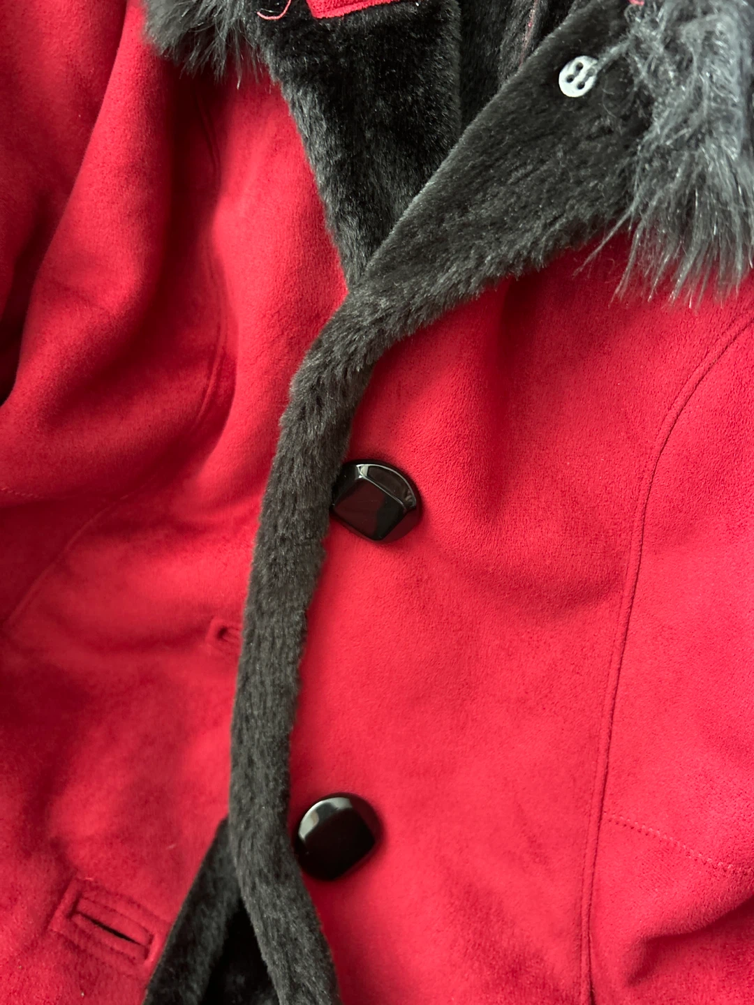 Red faux suede coat with black faux fur trim - photo 5