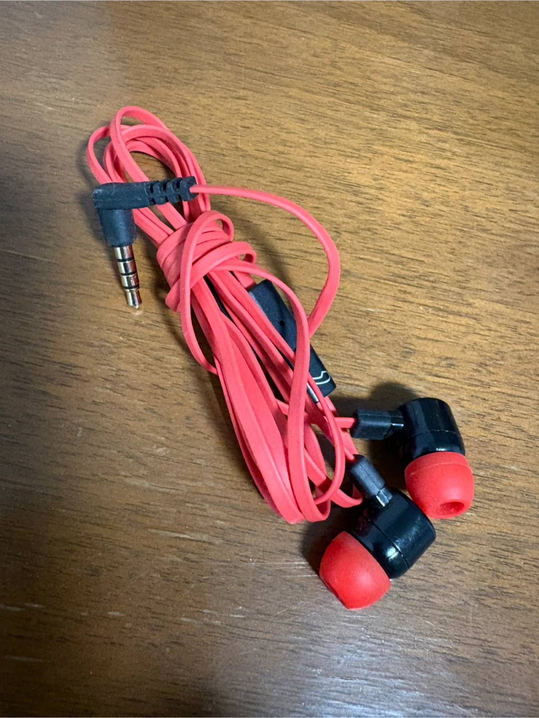 Red and Black Earbuds (3.5mm jack earphones)