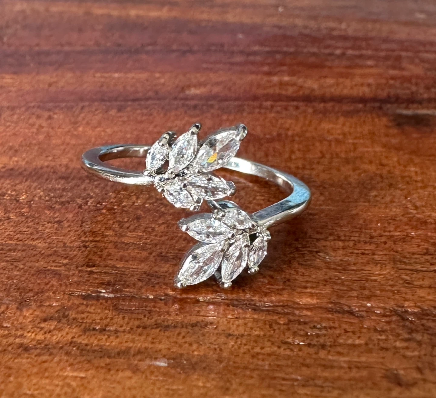Sparkly Leaf Design Ring - New - $5 - East York