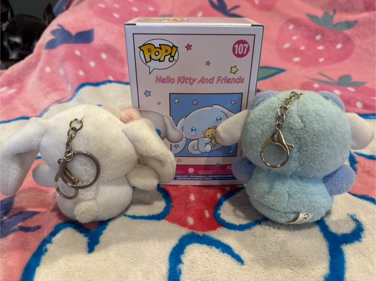 Funko Pop! Cinnamoroll vinyl figure with Cinnamoroll Keychains - photo 3