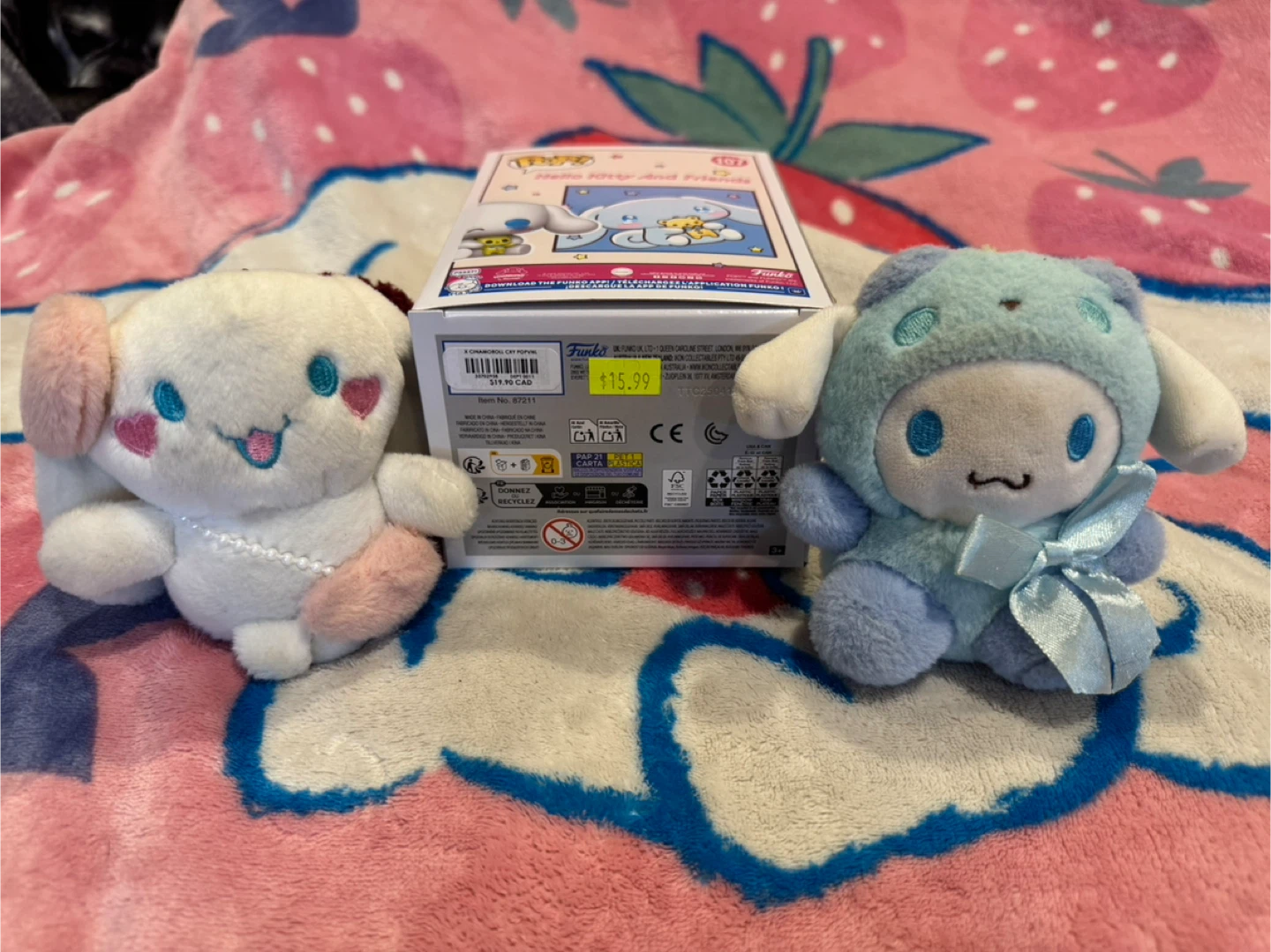 Funko Pop! Cinnamoroll vinyl figure with Cinnamoroll Keychains - photo 4