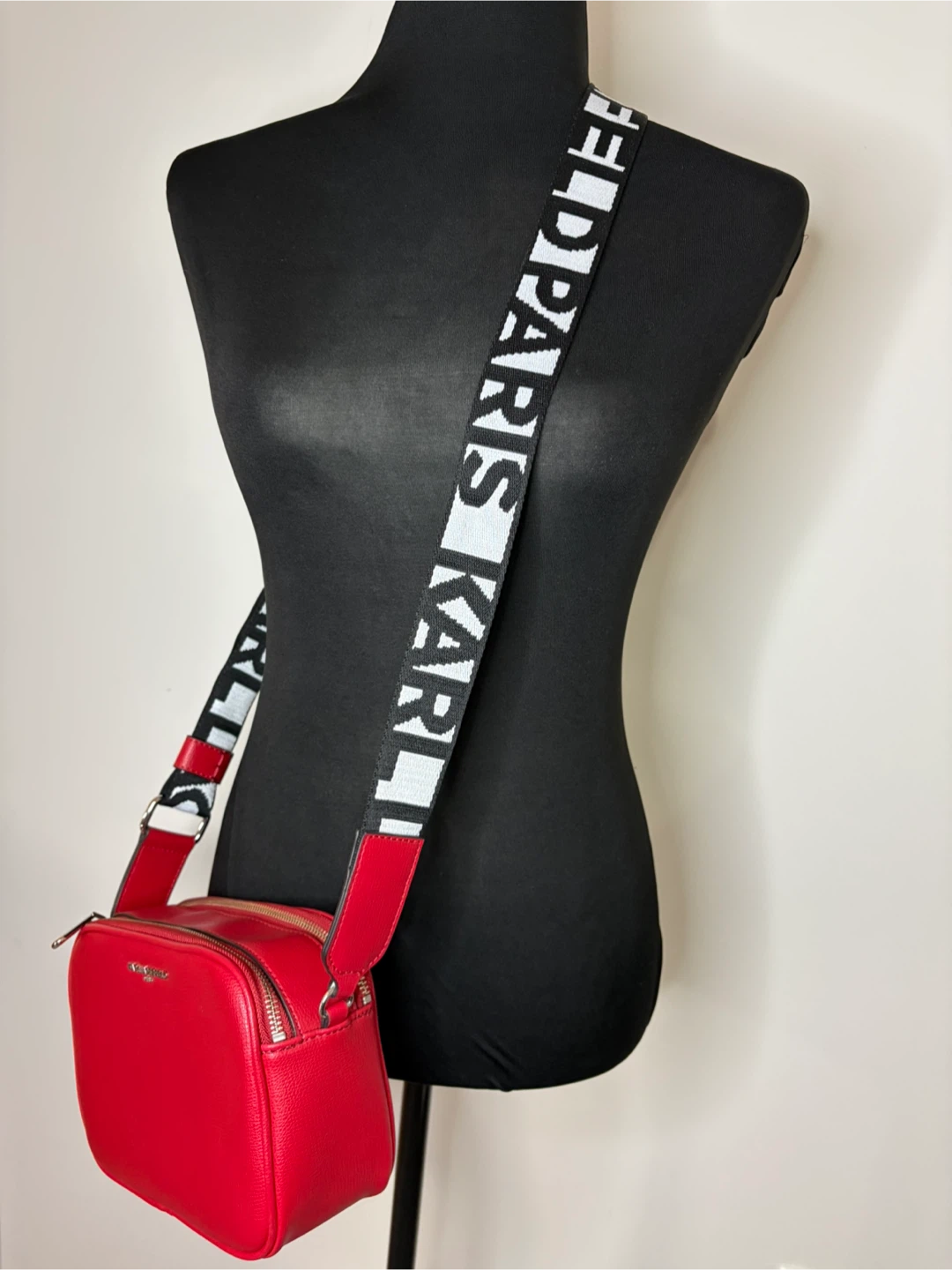 Karl Lagerfeld Red Crossbody bag (Like NEW!)🧡