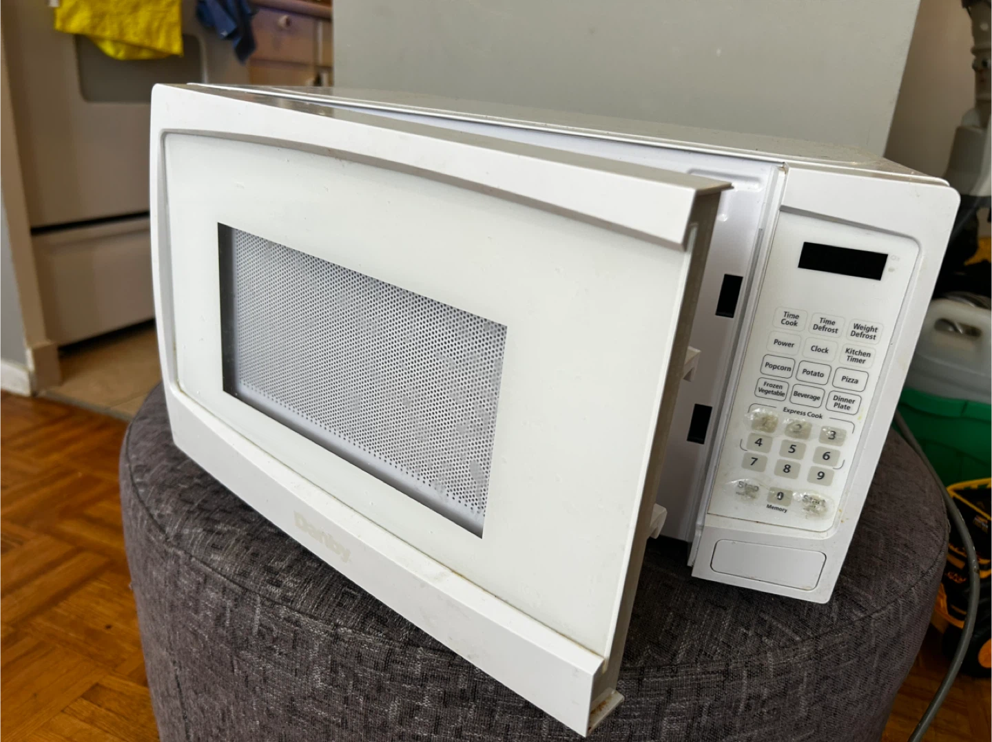 Danby White Microwave - photo 3
