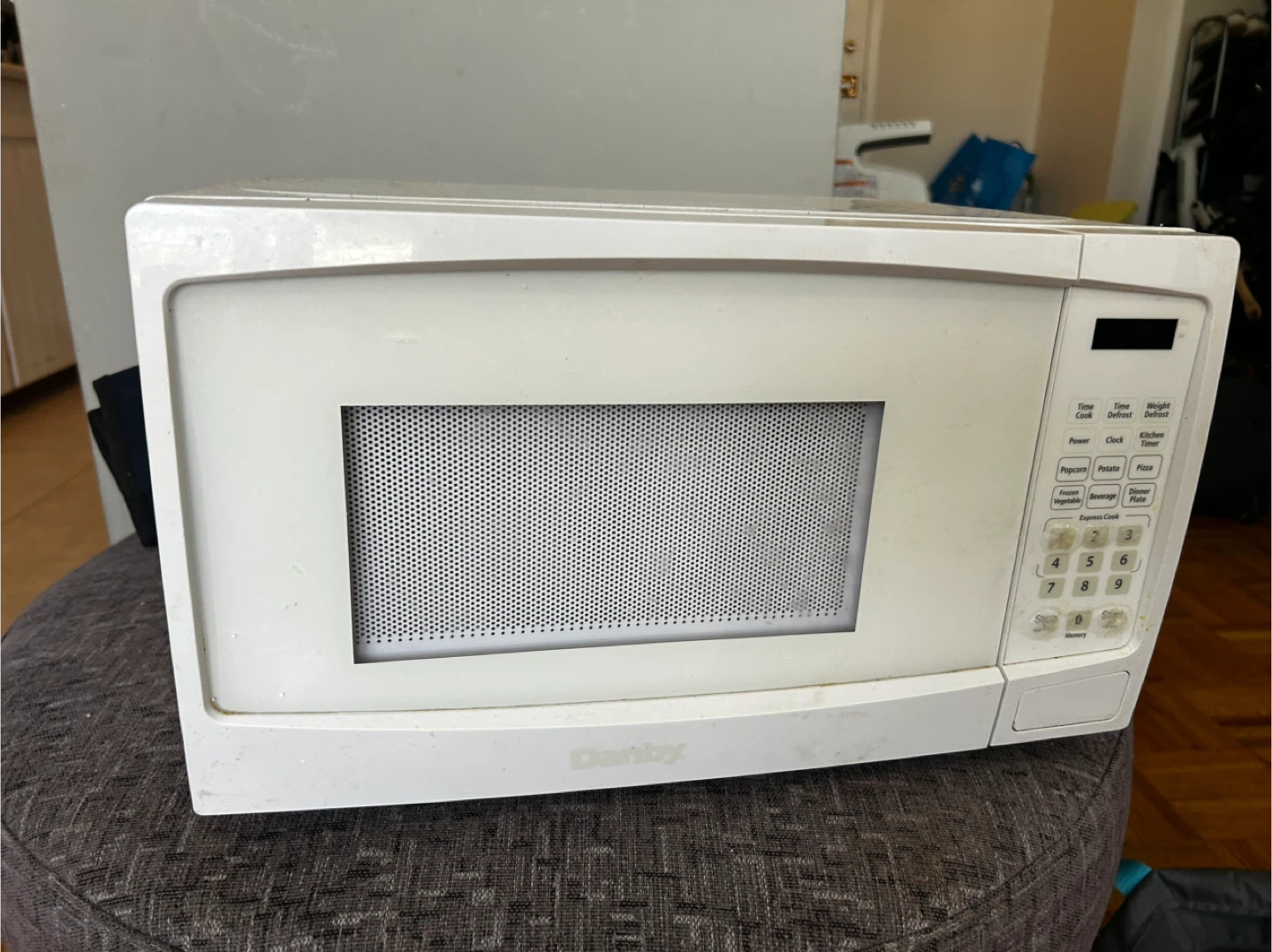 Danby White Microwave - photo 2