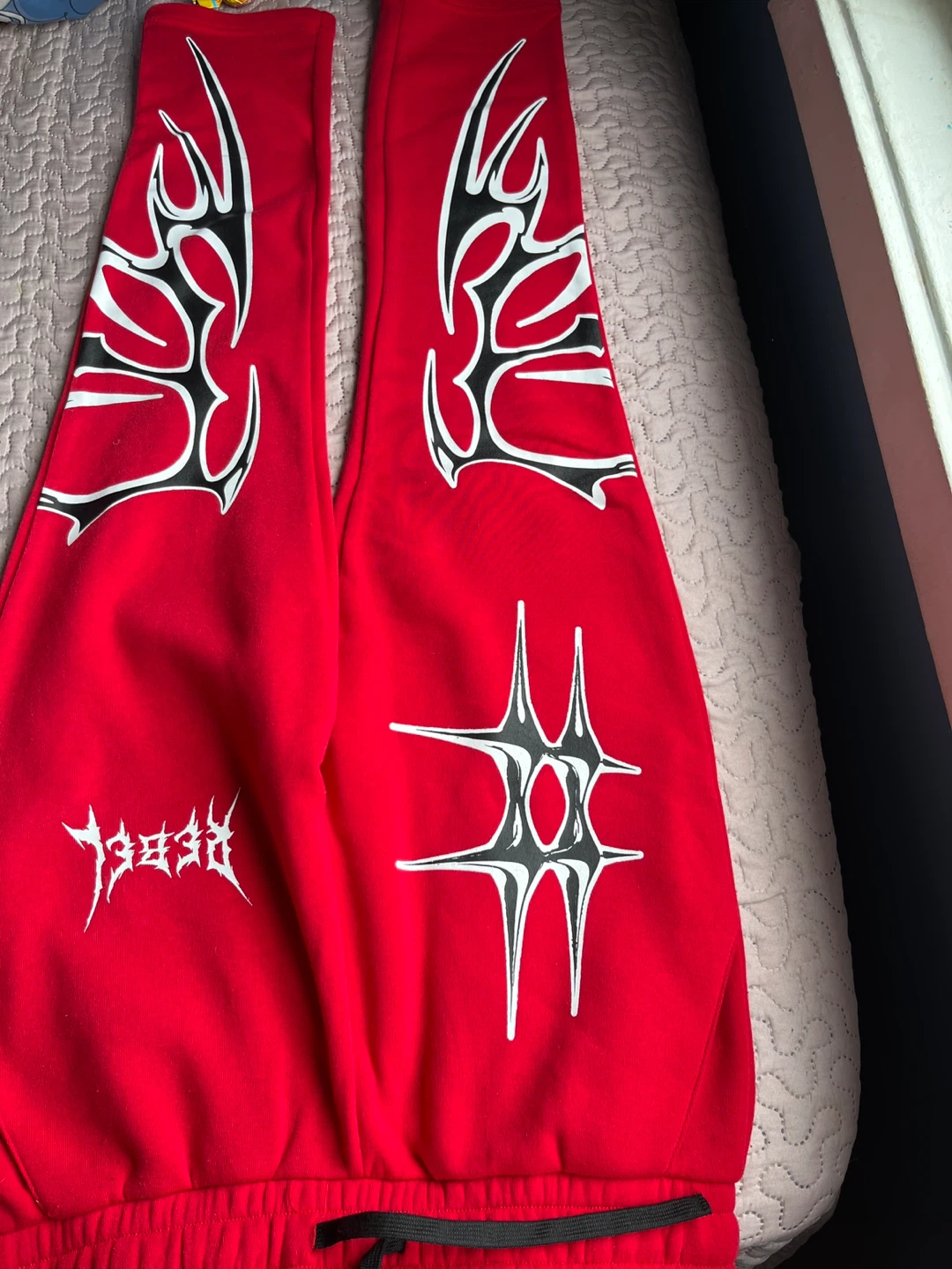 Rebel Vengeance Red Graphic Sweatpants Size M - photo 5