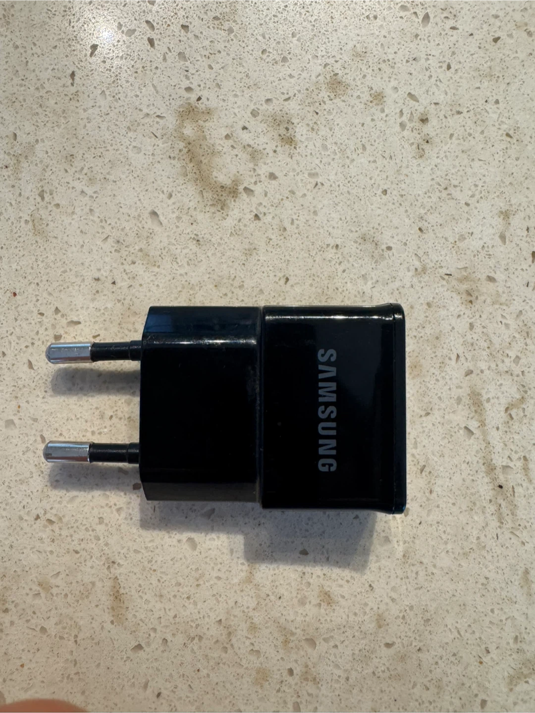 (Europe - Middle East) Samsung Wall Charger Adapter - photo 2