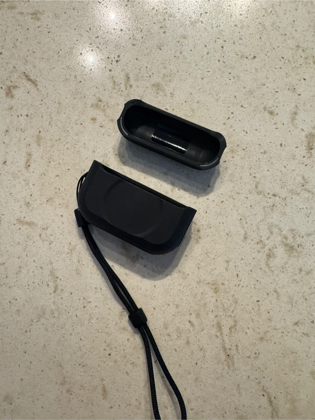 ESR Black Silicone Case for AirPods Pro with Lanyard - photo 2