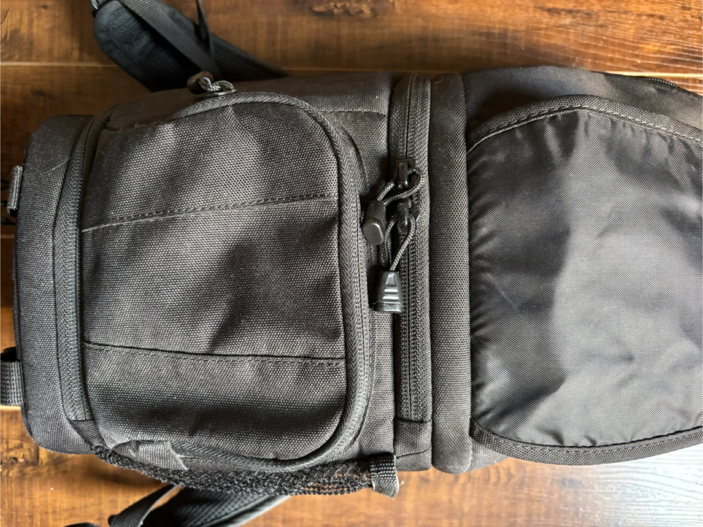 Lowepro Black & Red Camera Backpack - photo 3