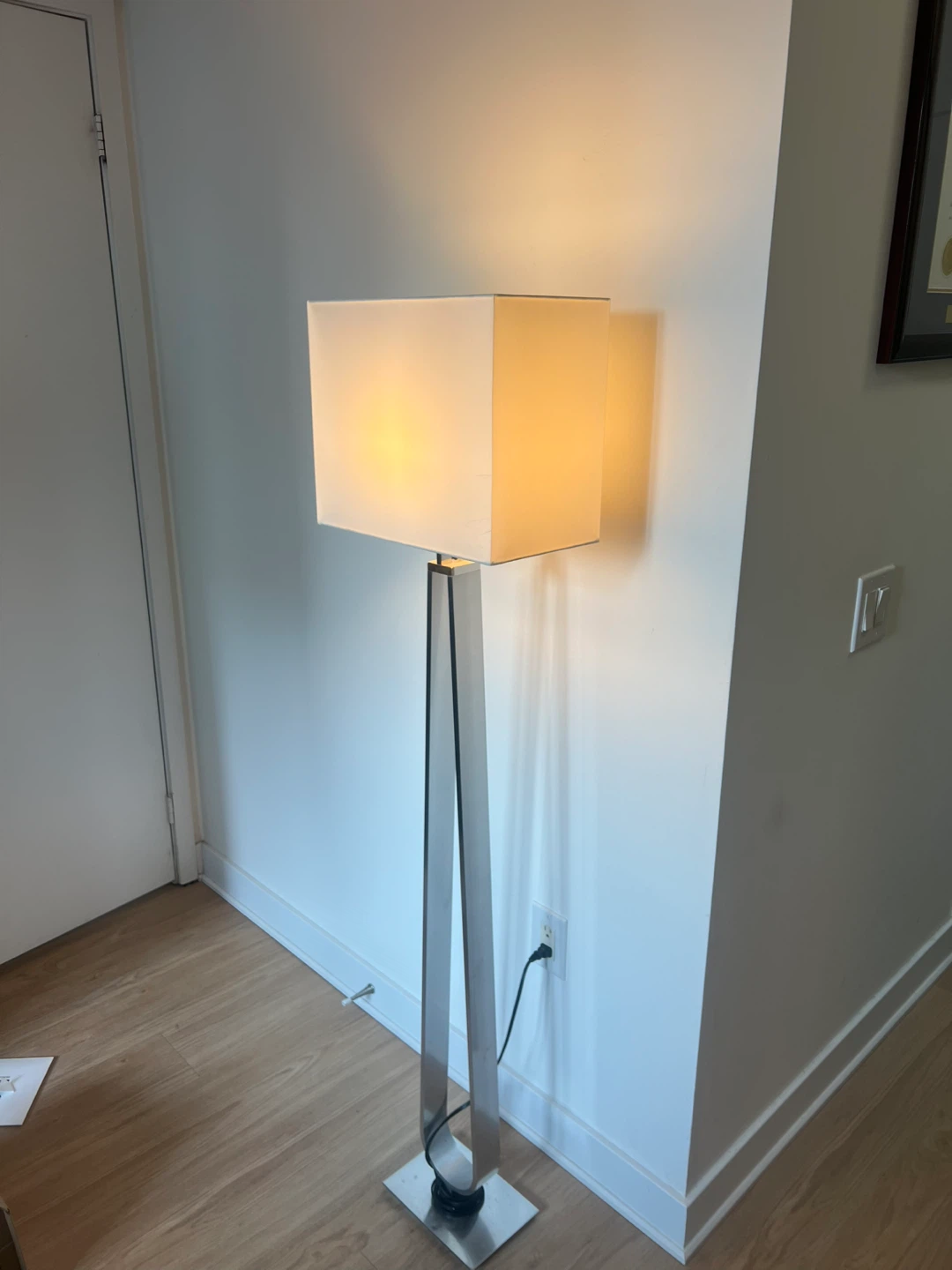 Modern Floor Lamp - photo 2
