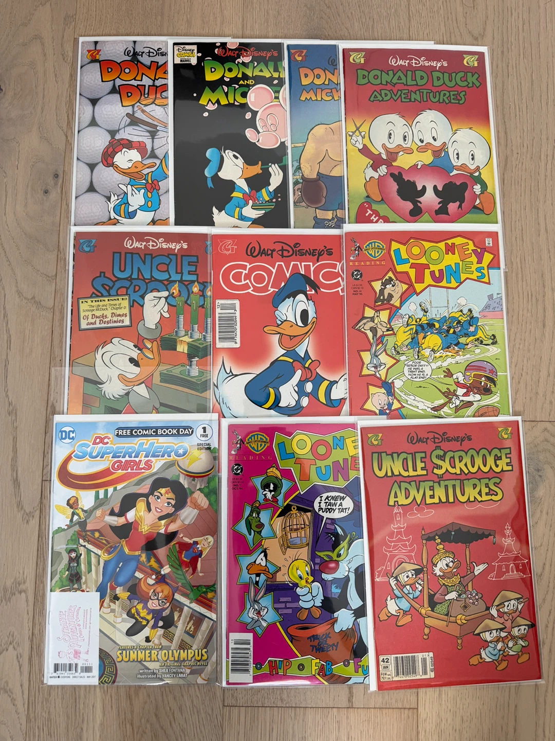 🧡  Lot of 10 Disney and DC Comics 🧡
