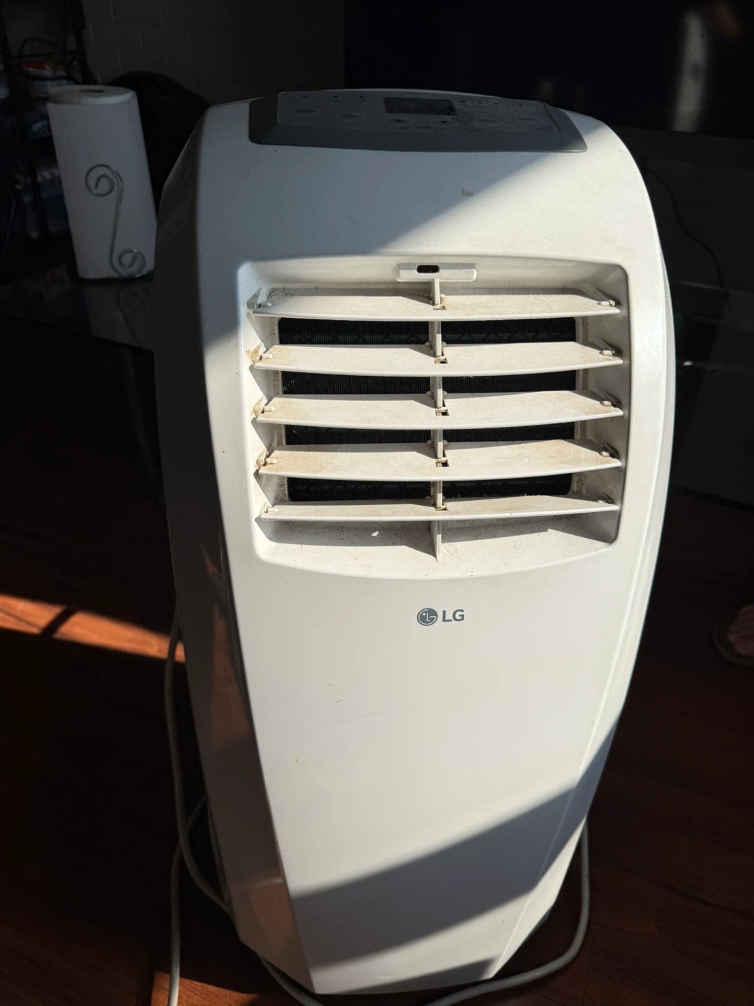 LG Portable Air Conditioner  , Been Bag , Fans - photo 3