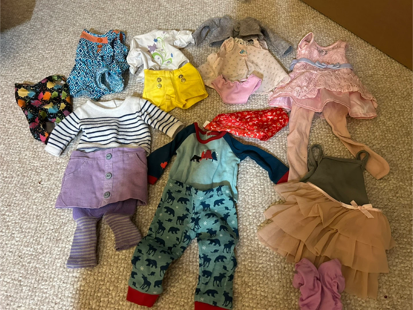 🧡 Our Generation Dolls Lot with Clothes and Accessories - photo 4