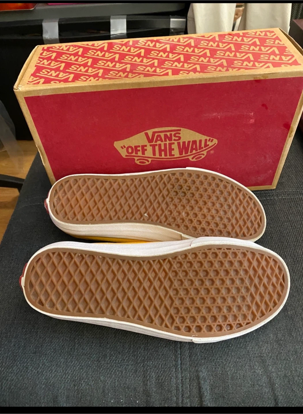 Men's Vans Sport Yellow Suede Shoes - Size 9 - photo 5