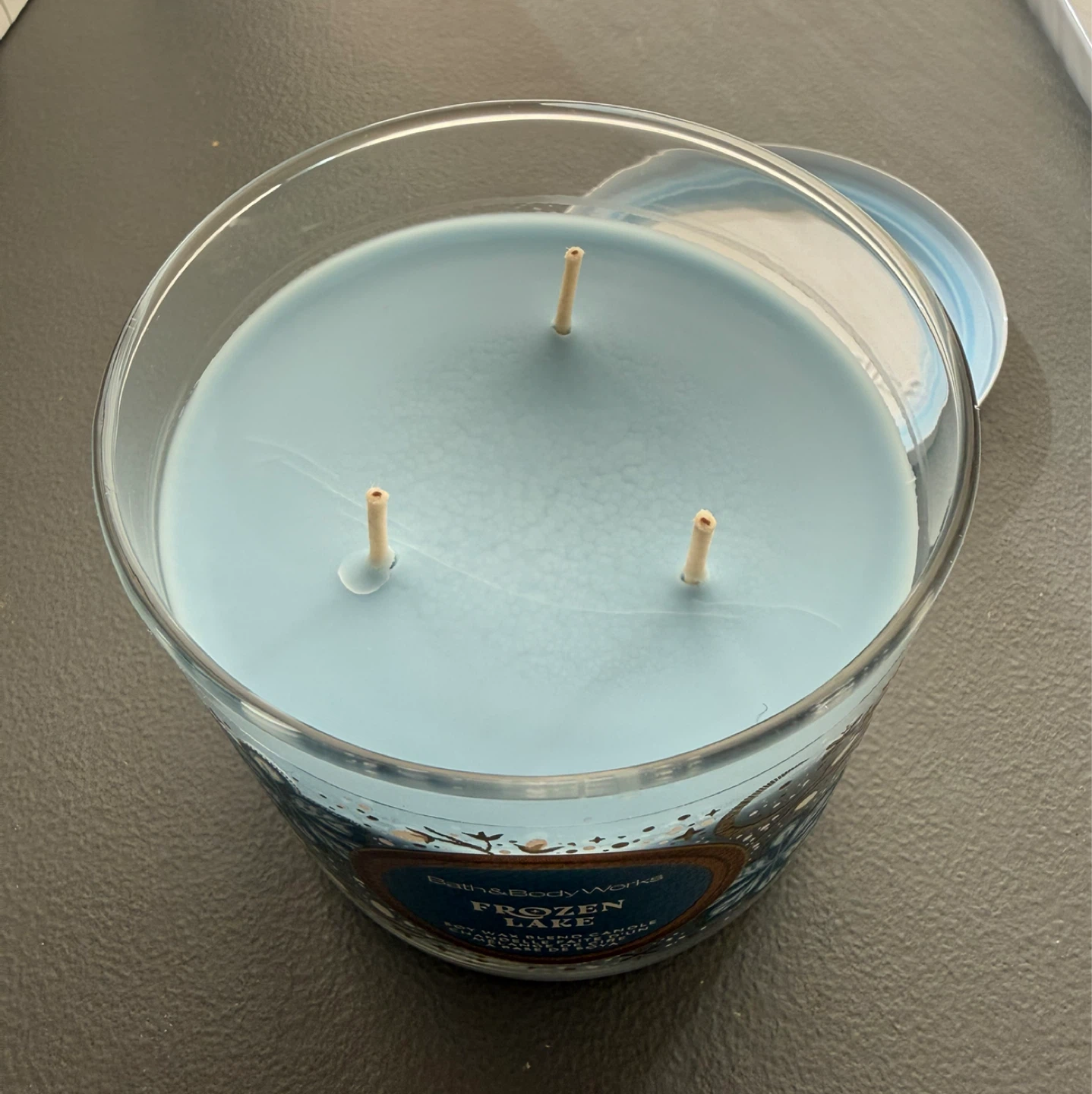 Brand New Bath & Body Works Frozen Lake 3 Wick Candle ❄️ - photo 2