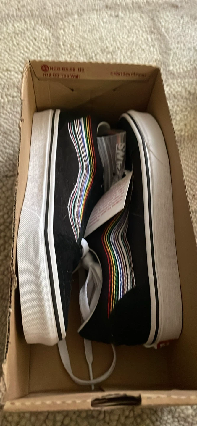 Vans Old Skool Shoes - size 6.5/8.0