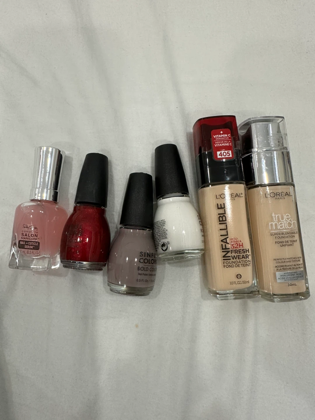L'Oréal Foundation & Nail Polish Bundle