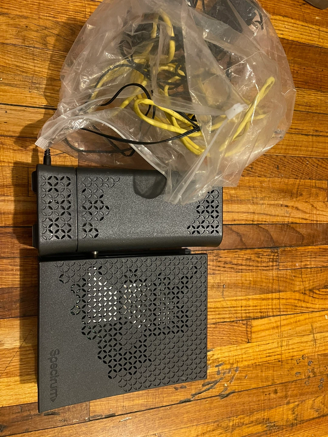 Spectrum WiFi Router and Modem Combo - photo 2