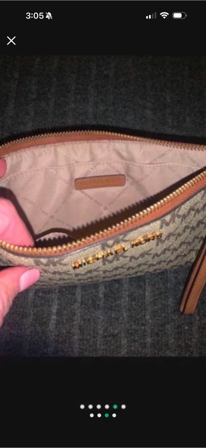 Michael Kors Wristlet Pouch - photo 3