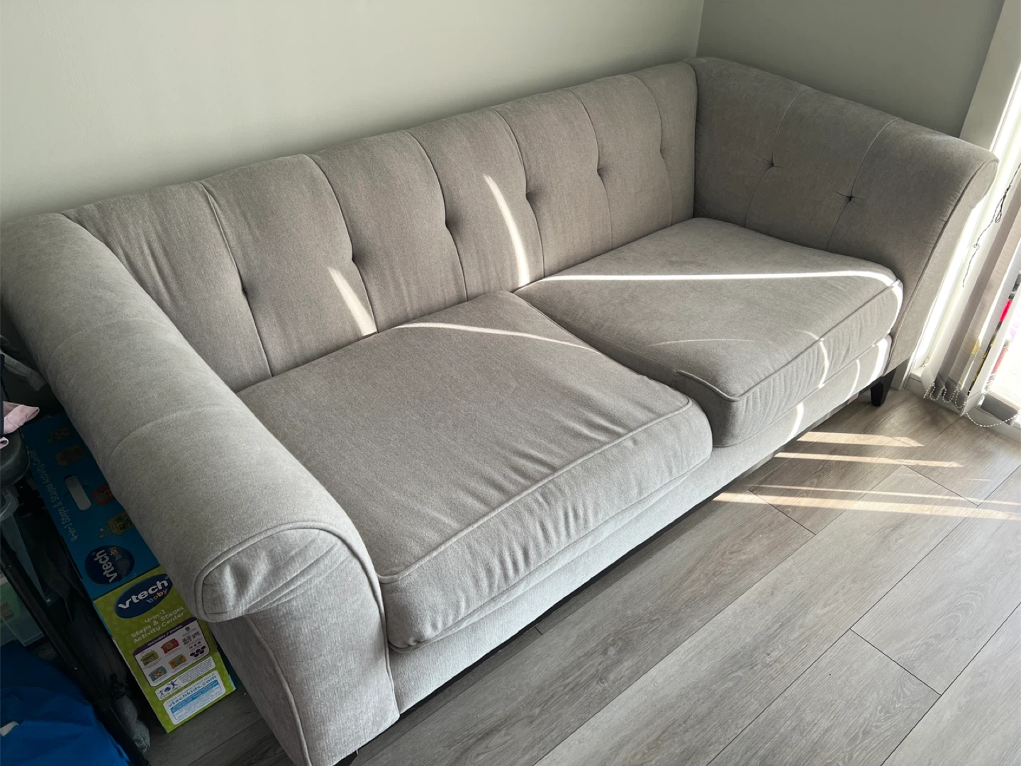 Light Grey Tufted Sofa - photo 3