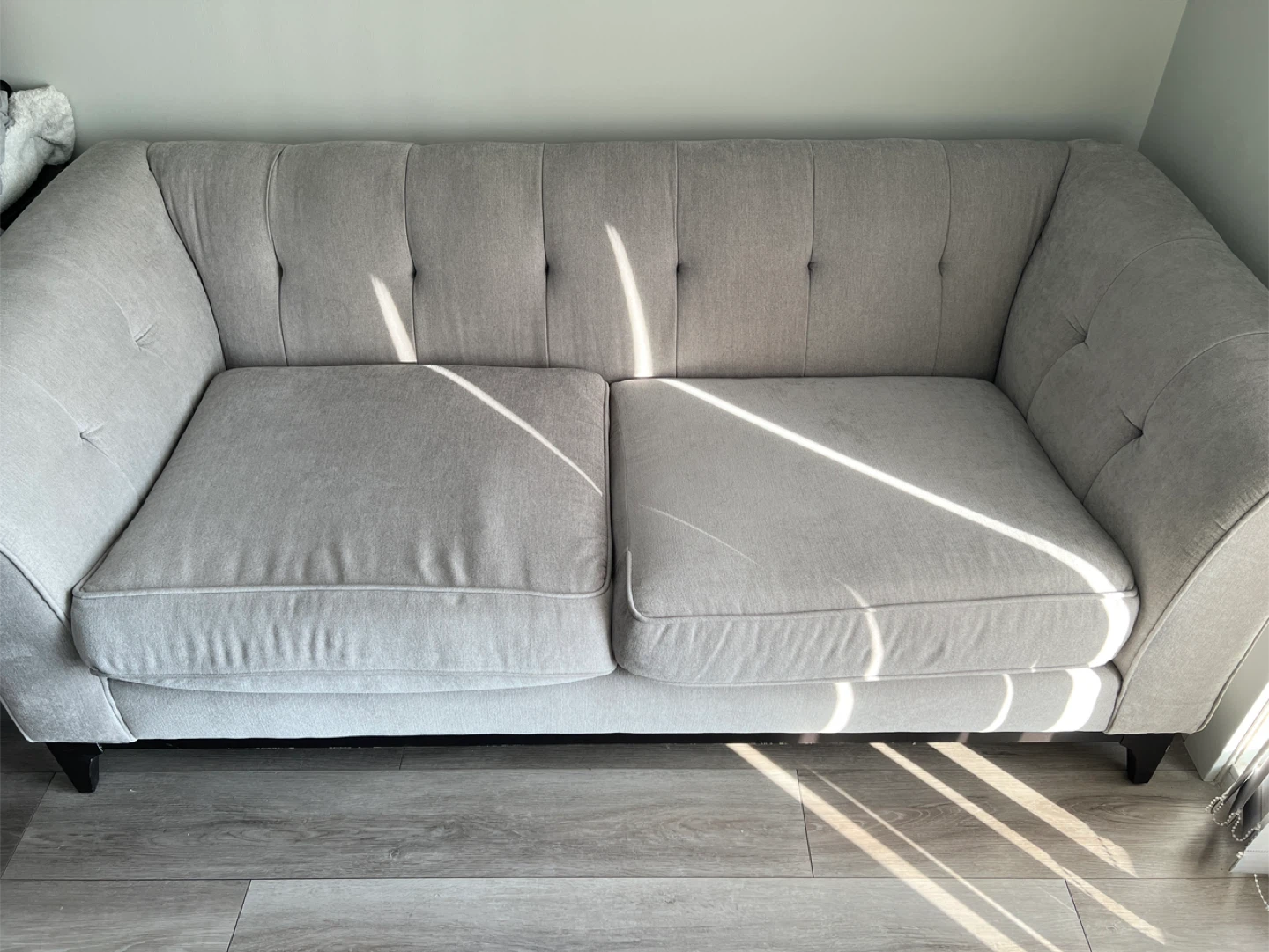 Light Grey Tufted Sofa - photo 4