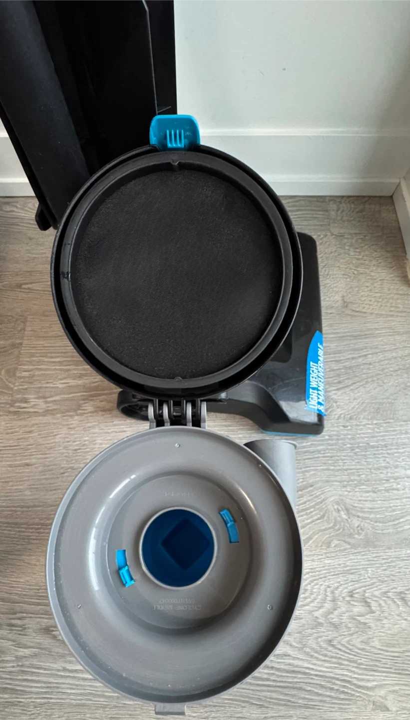 Bissell Upright Vacuum – Excellent Condition -$50 - photo 4