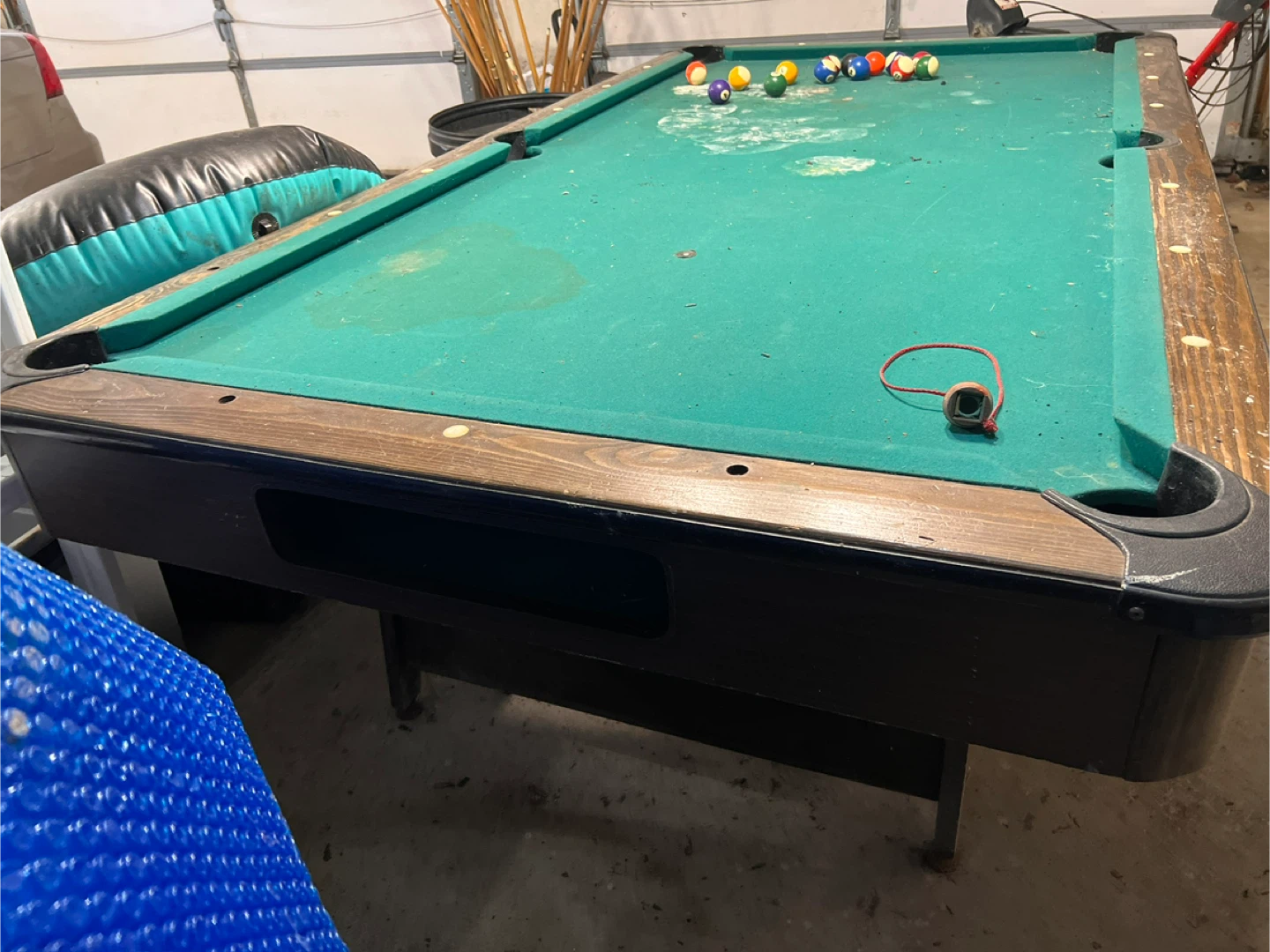 Pool Table with balls and poolsticks - photo 4