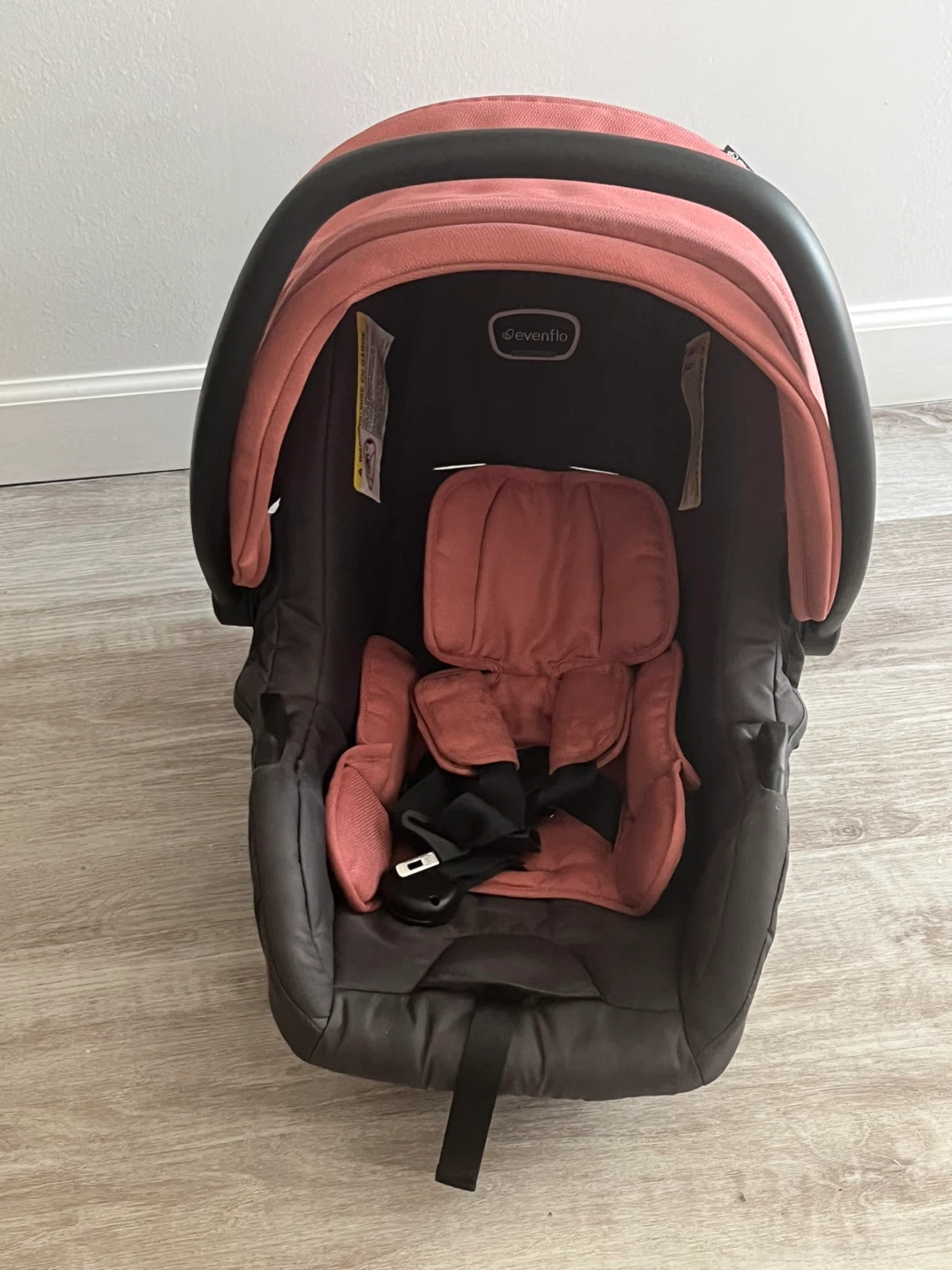Evenflo Infant Car Seat with Base - photo 3