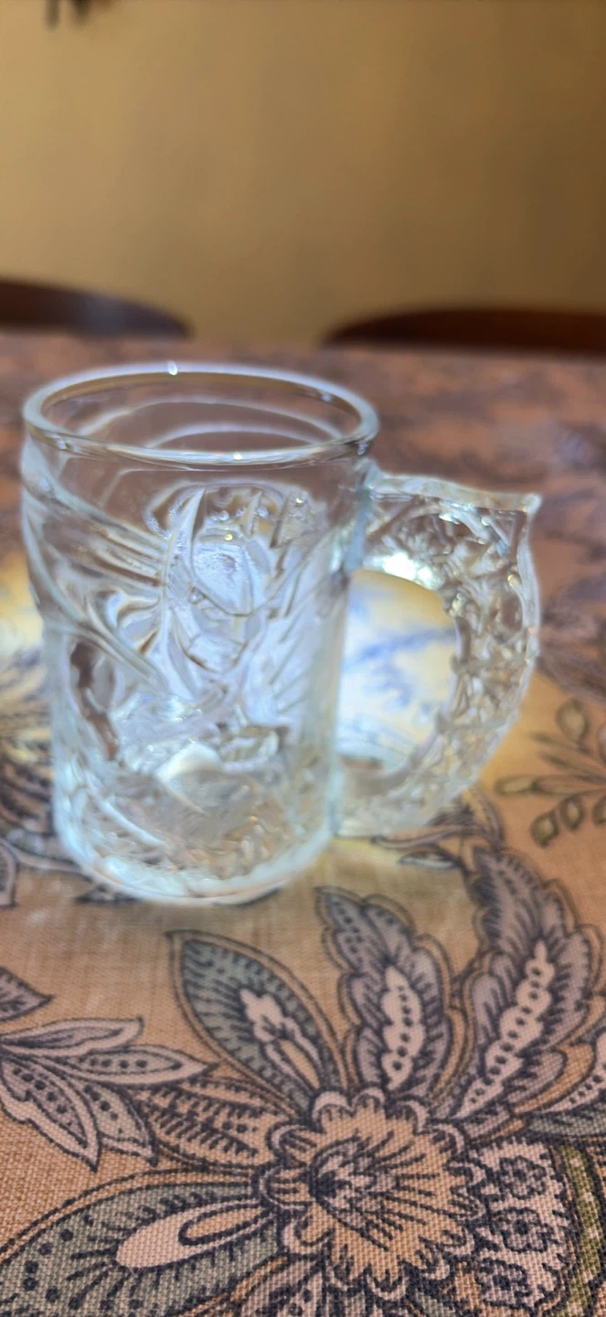 1995 McDonalds Batman Forever embossed mugs - photo 2