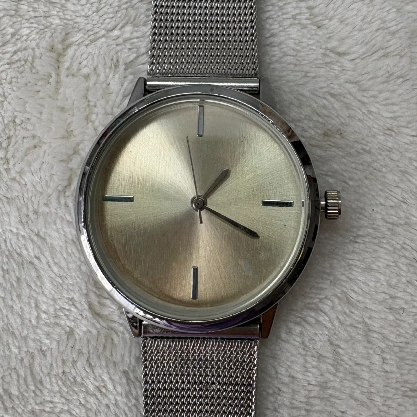 Minimalist Silver Mesh Womens Analog Watch Sunray Dial Modern - photo 3