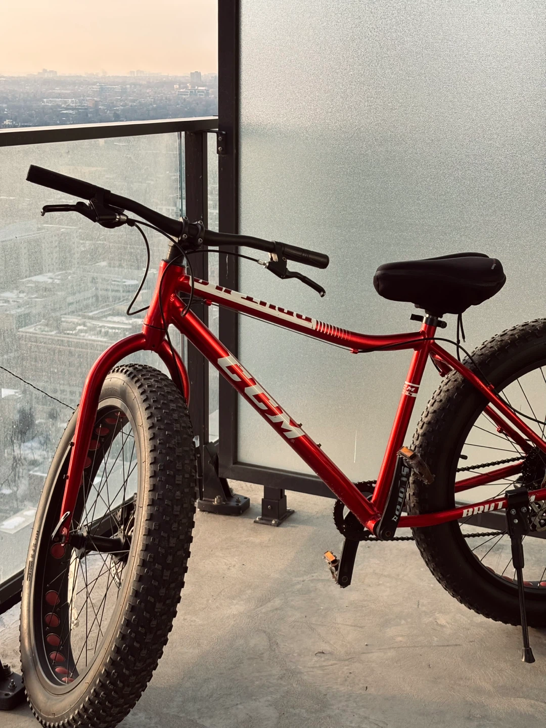 Red CCM Fat Bike – Great Condition + Free Lock - photo 3