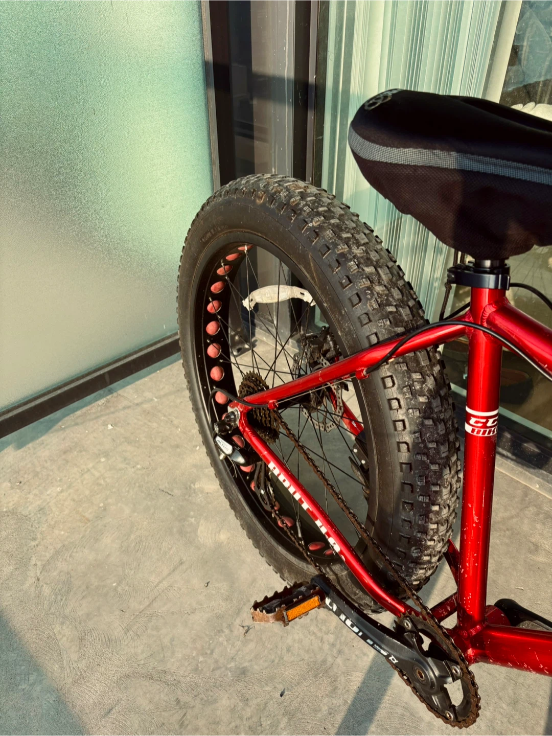Red CCM Fat Bike – Great Condition + Free Lock - photo 2