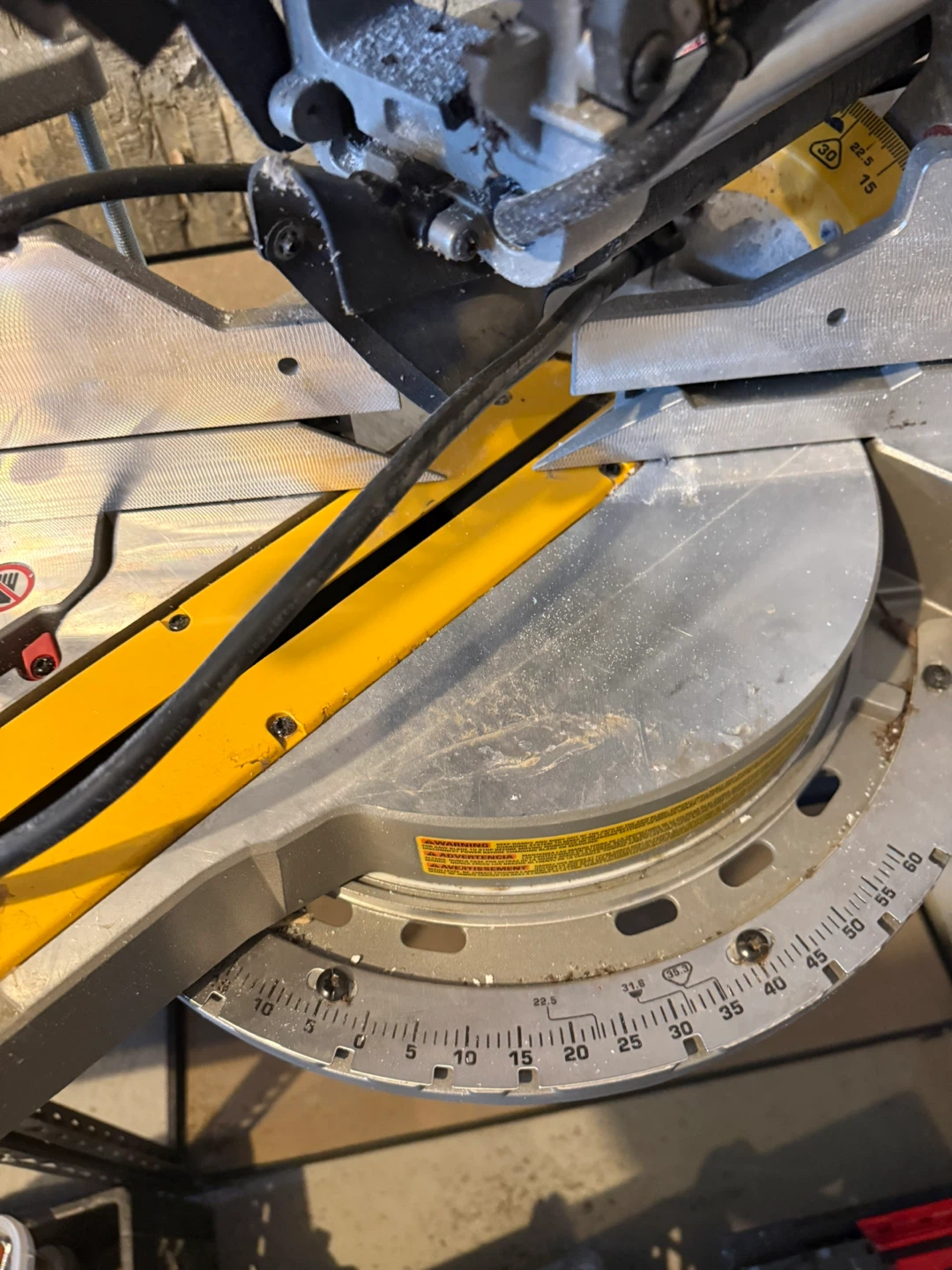 DEWALT DWS779 Double Bevel Sliding Mitre Saw - photo 5