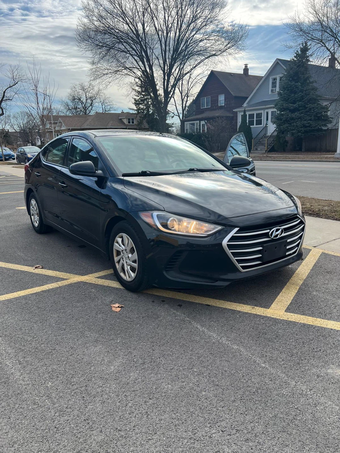 Black Hyundai Elantra Sedan - photo 4