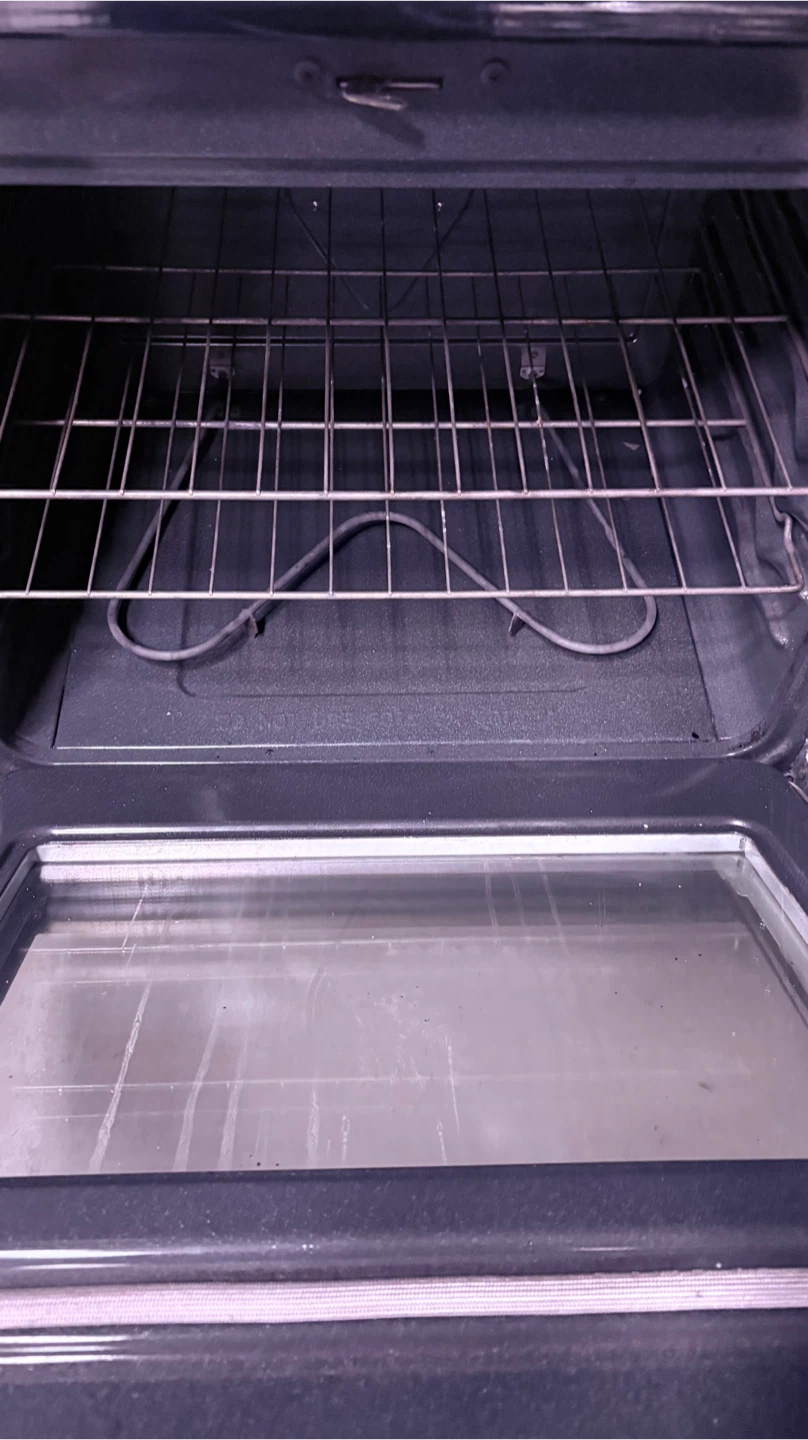 Frigidaire Electric stove 28” - photo 2