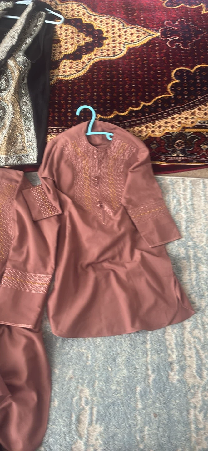 Traditional Embroidered Thobes and Vest Set - photo 3