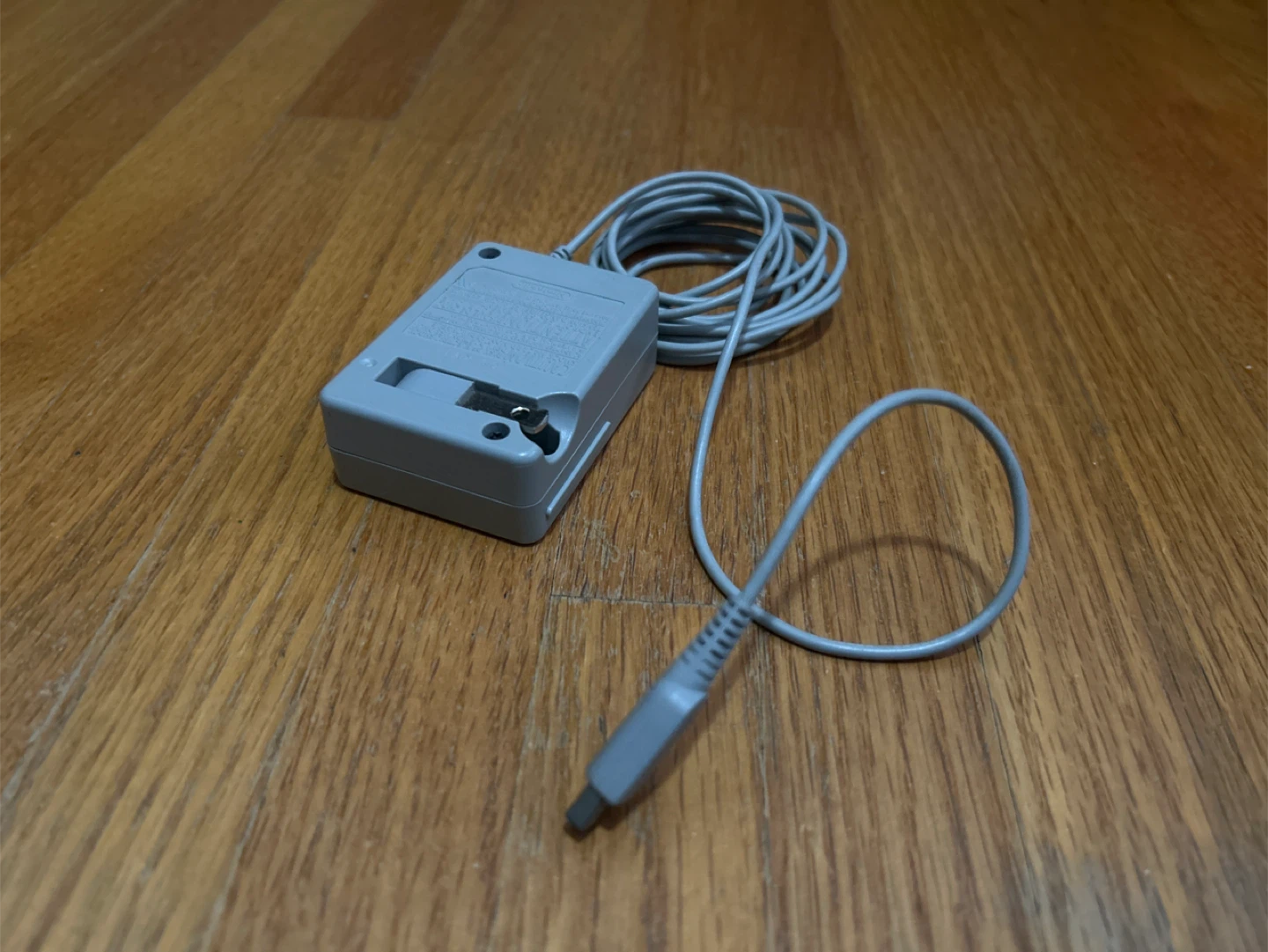 Year Of Luigi 3DS XL + Charger - photo 4