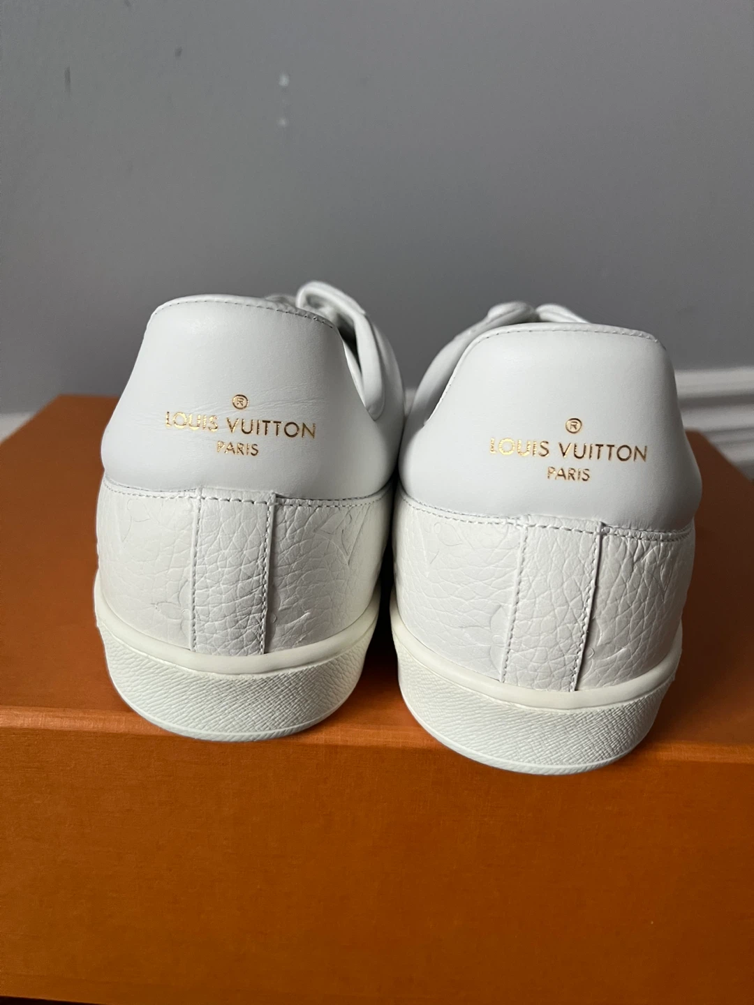 Louis Vuitton White Monogram Leather Sneakers – Size 7.5 - photo 5