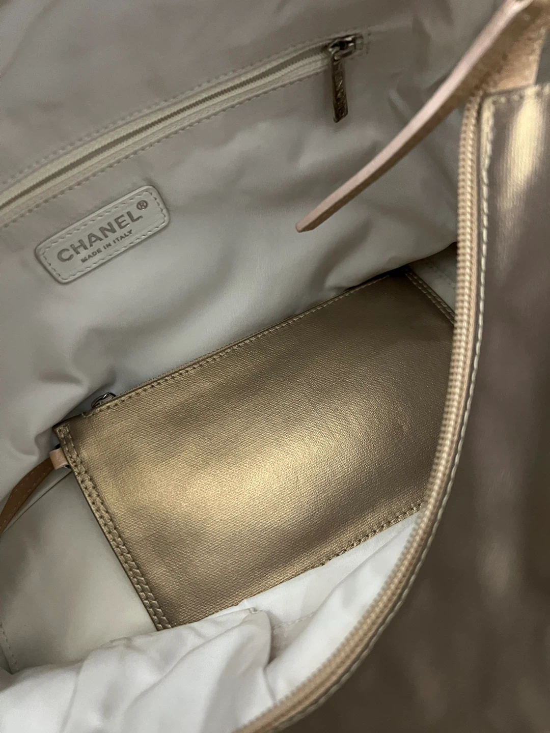 Chanel Tote - photo 5