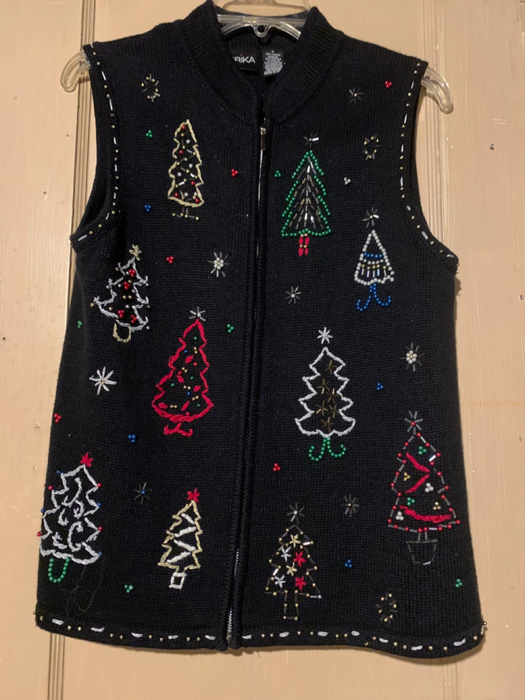 🧡 Erika Black Christmas Tree Vest
