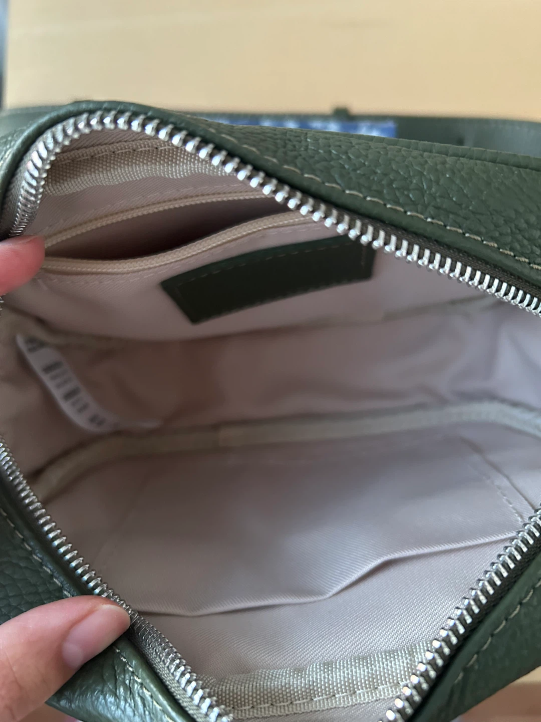 Italian Genuine Later Olive Green bag brand new with the tag - photo 5