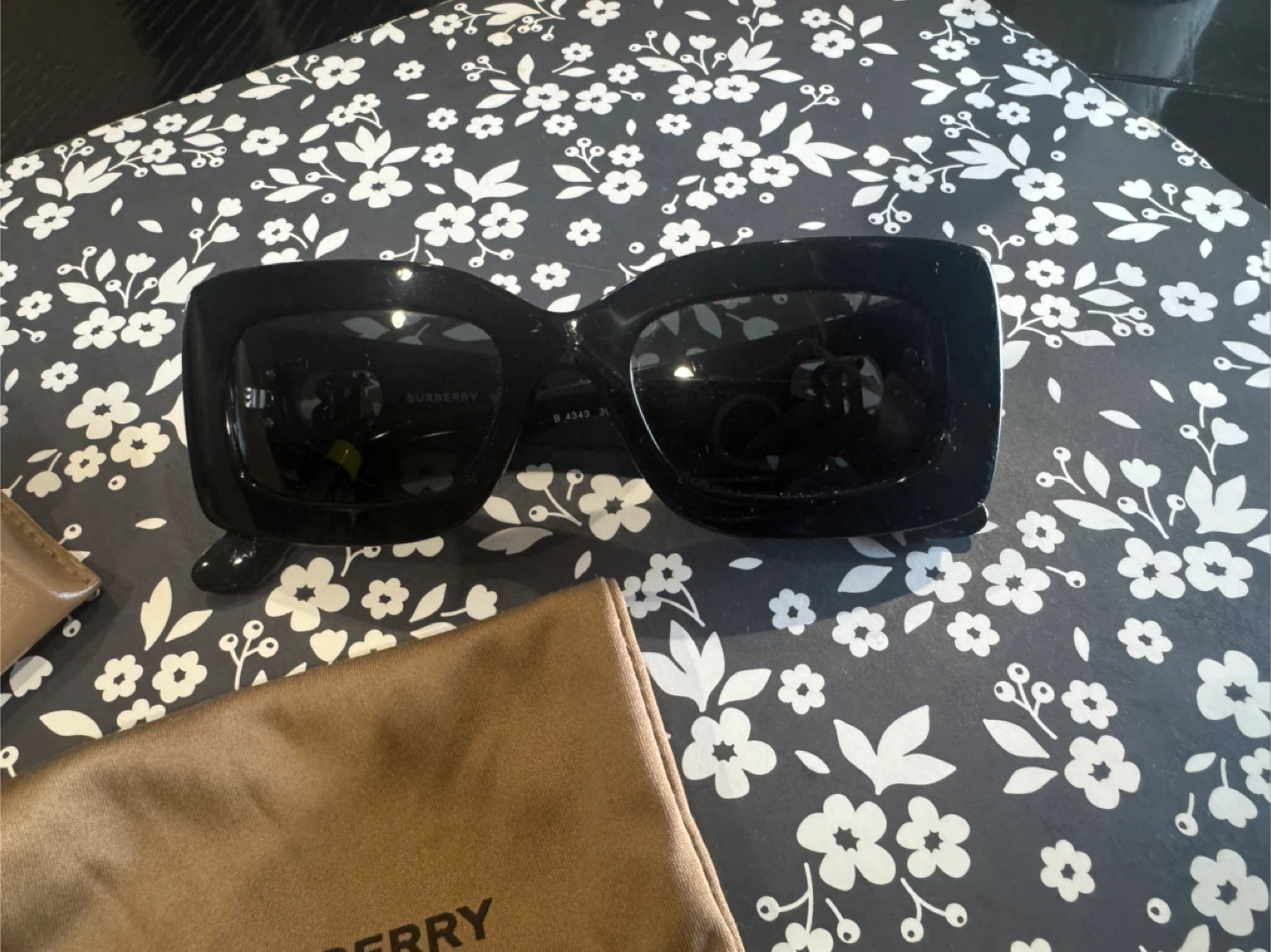 Burberry Black Sunglasses - photo 2