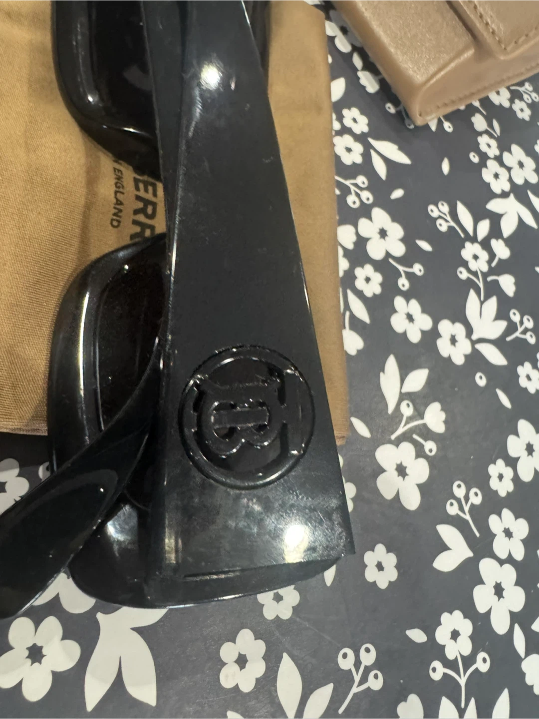 Burberry Black Sunglasses - photo 3