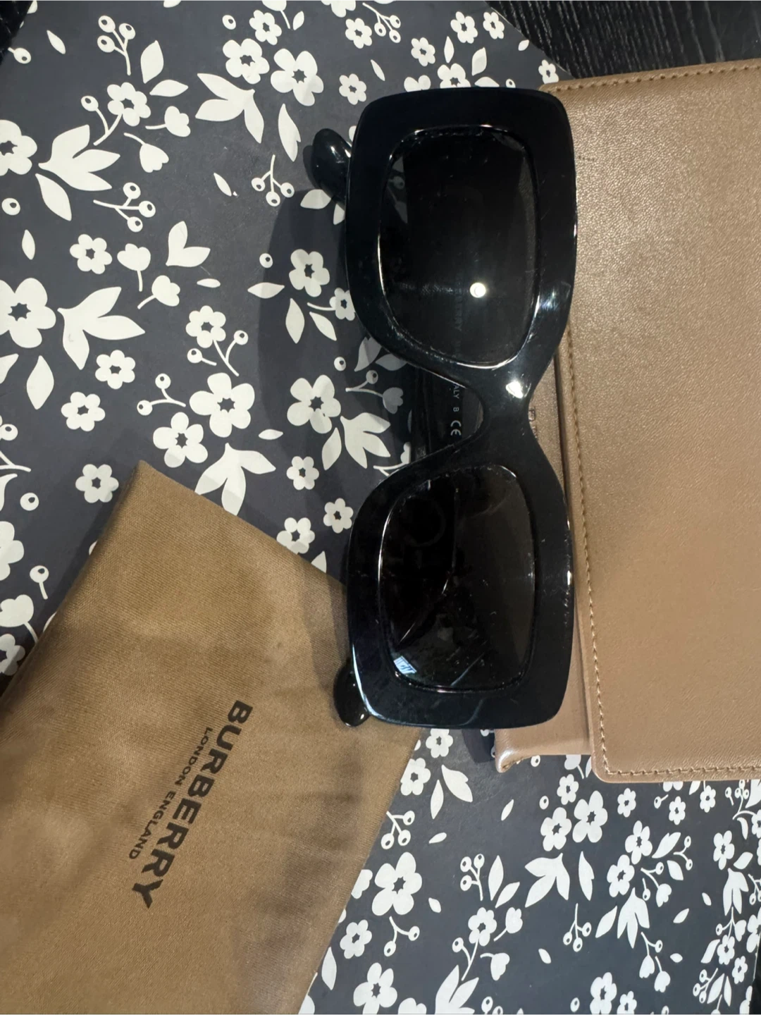 Burberry Black Sunglasses - photo 5