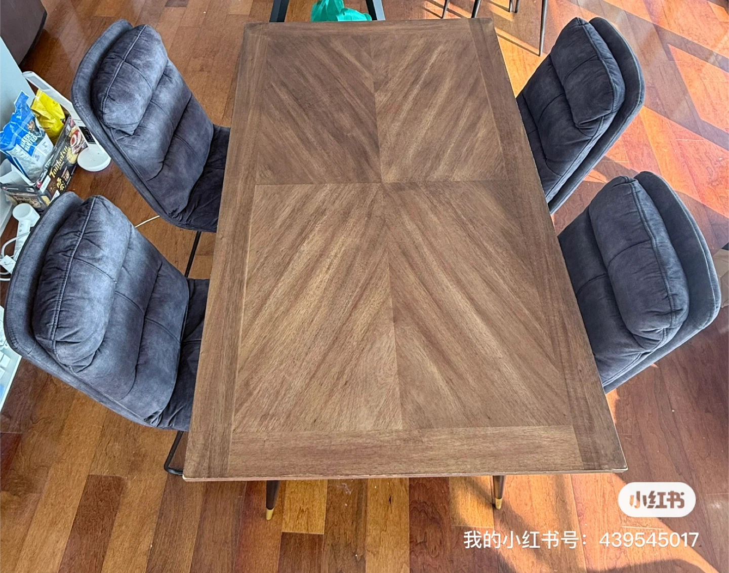 Selling one dining table set