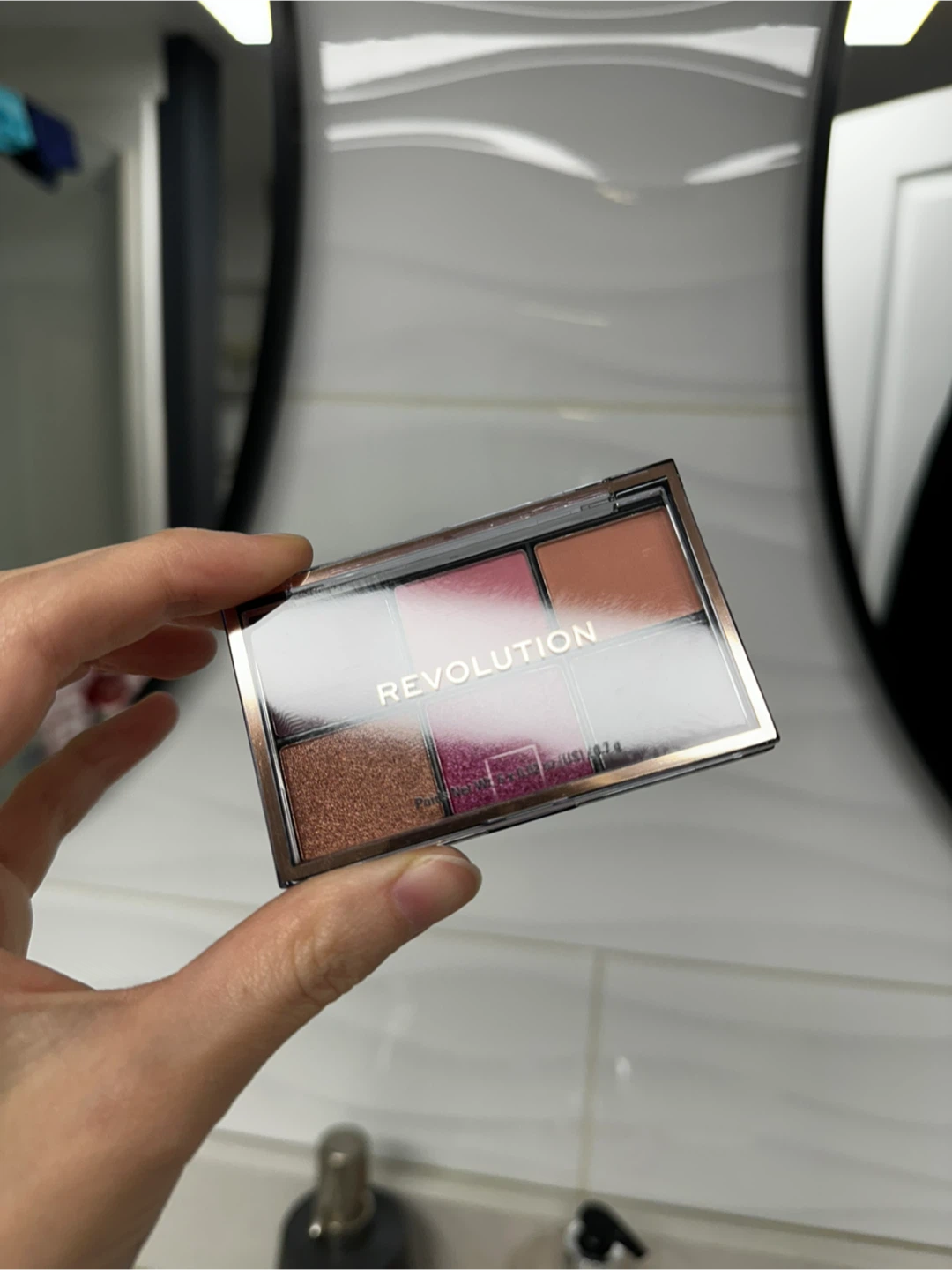 Revolution Mini Reloaded Eyeshadow Palette - photo 2
