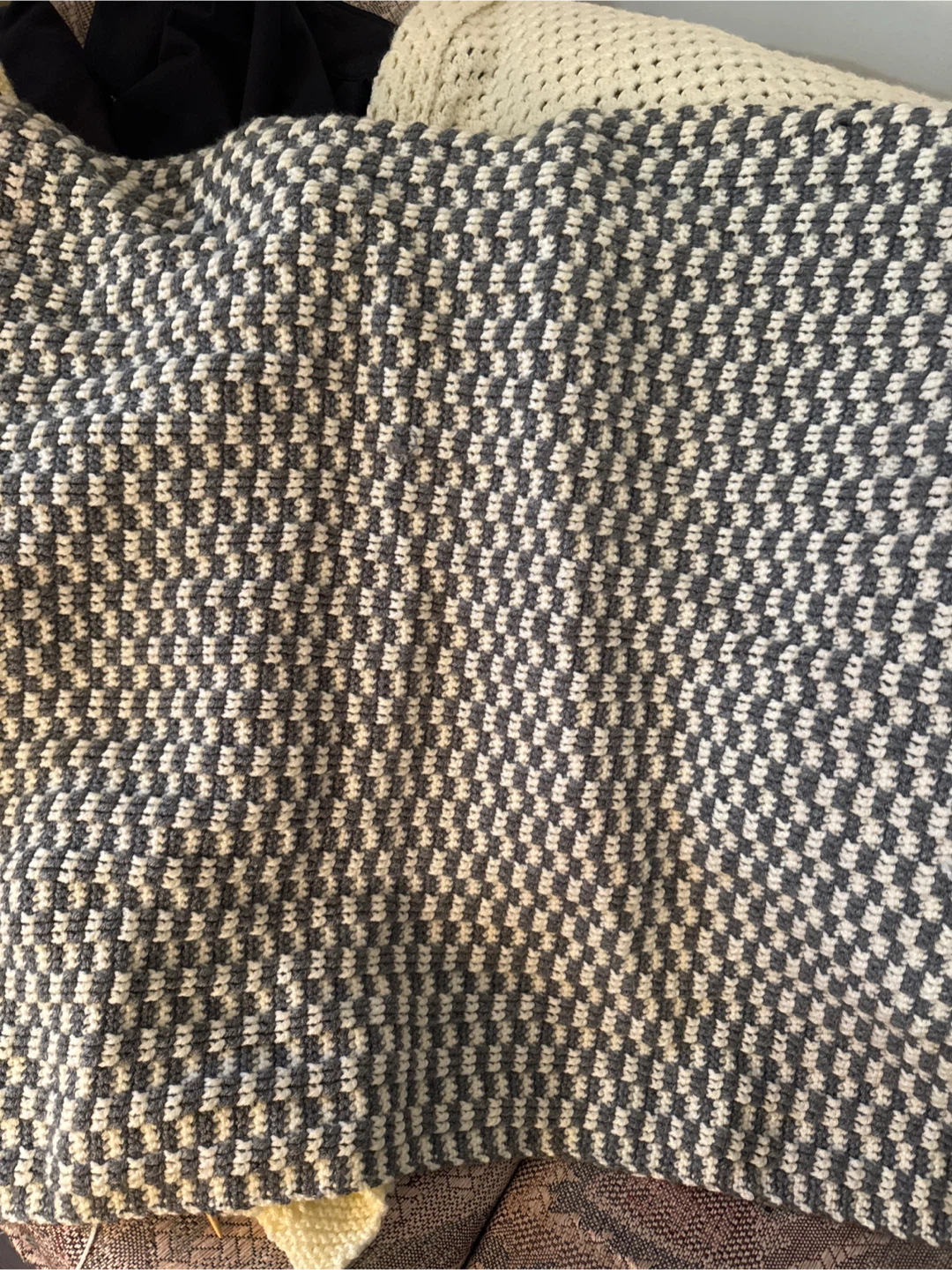 Grey and White Knit Blanket - photo 2