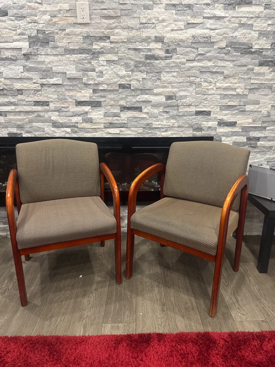Set of 2 Chairs